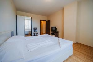 Comfort Family Apartment with Large Living Room