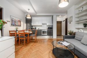 Lumina I Comfort 2BR Apartment with AC I Balcony I near Center