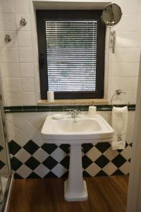 Modern house - air cond, free parking, breakfast, by Porto with Love LDA