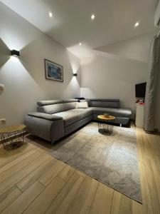 DejaBlue Apartments