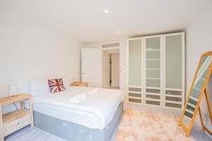 Charming Homely 3 Bedroom Flat In London
