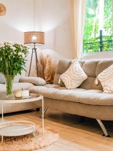 Solana House - 3mn ZenBeach - Tranquil Garden Retreat - Double King Bed