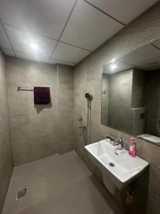 CozyCube Modern Studio