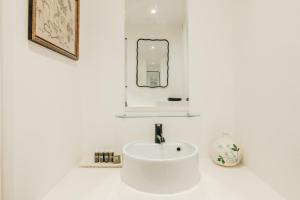 Argyl - Phillimore Walk 5 Bed Townhouse