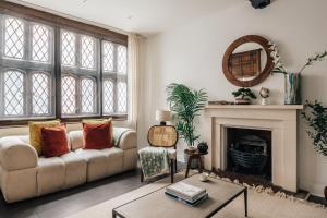 Argyl - Phillimore Walk 5 Bed Townhouse