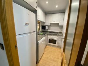 Apartamento Moderno Playa de Gandía Vistas al Mar Piscina Pádel y WIFI 4 PAX