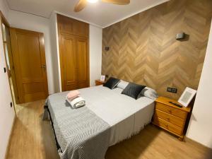 Apartamento Moderno Playa de Gandía Vistas al Mar Piscina Pádel y WIFI 4 PAX