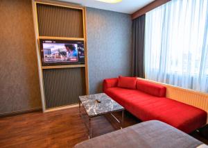 216 Eagle Palace Suite