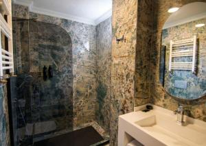 216 Eagle Palace Suite