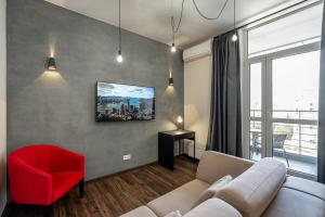 8-188 Central Park, John McCain 7, Kyiv centre, fantastic city view, 15 kW backup power, Petrovdom Apartment
