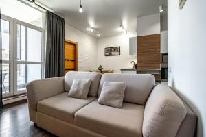 8-188 Central Park, John McCain 7, Kyiv centre, fantastic city view, 15 kW backup power, Petrovdom Apartment