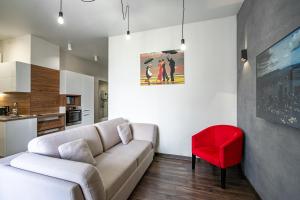8-188 Central Park, John McCain 7, Kyiv centre, fantastic city view, 15 kW backup power, Petrovdom Apartment