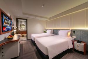 MAY DE VILLE Lumiere Hotel