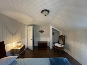 Dual-Home Berkshire Retreat Sleeps 16