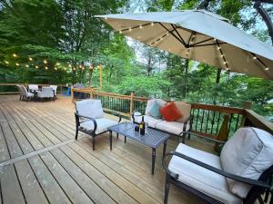 Dual-Home Berkshire Retreat Sleeps 16