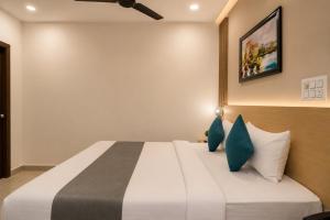 Hotel Elite kukatpally Near Nexus Mall