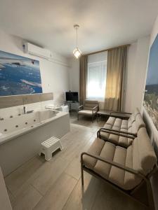Senator 2 Bedrooms Apartment with Private Jacuzzi Klima - 4 Adults