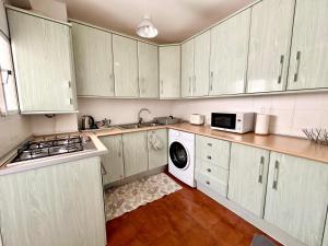 Charming Central Marbella Apartment 2 min to Beach