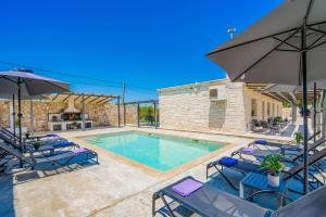 Villa Casa Liveris by Villa Plus