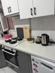 TAKSiM Ground Floor - 3 BEDROOM - 1 Living Room - Full Kitchen