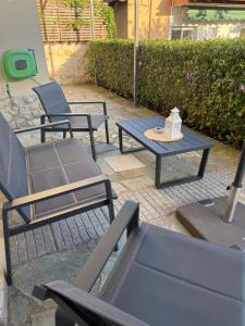 Beautiful apartment in the village square!