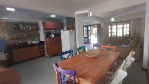 Casa 100m Geriba e 400m Ferradurinha com Piscina