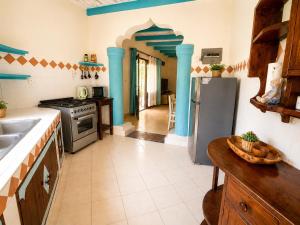 Tropical Court 2 BedroomDiani Beach villa
