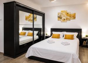Studio Veronica - Ultracentral, langa Tomis Mall, Self Check-in, Free Parking, Fast WiFi, 10 min Plaja Modern