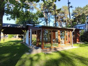 Schönes Ferienhaus mit Seeblick & Garten am Plauer See