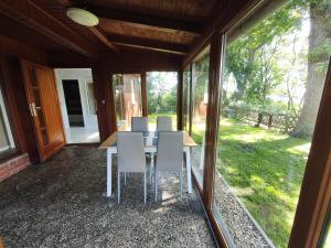 Schönes Ferienhaus mit Seeblick & Garten am Plauer See