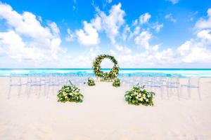Holiday Inn Club Vacations The Royal SandsInclusive