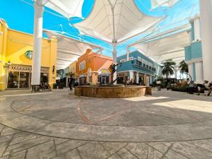 Holiday Inn Club Vacations The Royal SandsInclusive