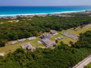 Holiday Inn Club Vacations The Royal SandsInclusive
