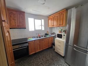 habitación privada preciosa centro malaga enfrente de la estación de tren María zambrano y dos centros comerciales y también cerca a la playa Wi-Fi la mejor zona de Málaga
