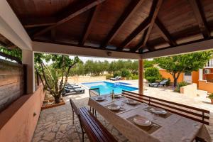 MY DALMATIA - Apartment Visocane with private pool