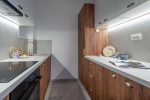 Views! ofthe Palaces, 2BR Stunner