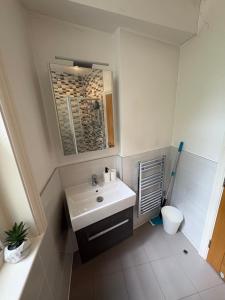Elegant Apartment in Soho Minutes Away from Piccadilly Circus