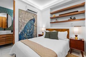 Romantic Zone Condo with Rooftop Pool 2 Min Beach
