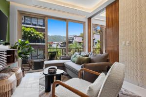 Romantic Zone Condo with Rooftop Pool 2 Min Beach