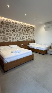 ALAR Rooms