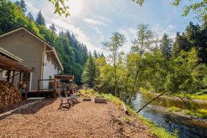 Scenic Views! Riverfront Kalama Home, Pets Welcome