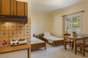 Kallithea Studios & Apartments