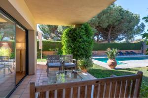 Costa Brava Relax: Gran Jardín y Piscina Privada