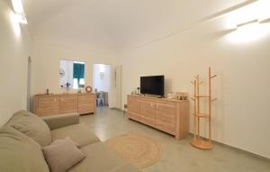 2 Bedroom Beautiful Apartment In Loano
