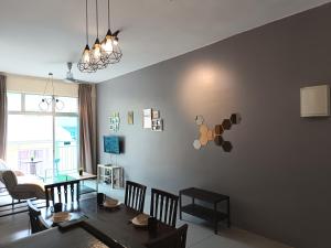 MyHolidayHome at Cameron Golden Hills Night Market