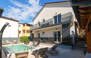 Nice Home In Rovinjsko Selo
