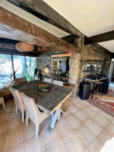 Refugio Arrayan Nevado Habitaciones en Farellones con Chimenea y Jacuzzi