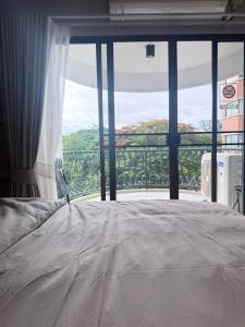 Walk to One Nimman MAYA Spacious 45sqm Condo