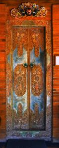 HIDDEN HEAVEN Rumah Barong