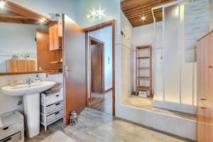 Miralago Lake View & Private Garden - Happy Rentals
